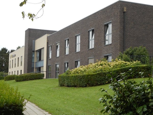 Woonzorgcentrum Heuvelheem-Maisons de repos-Tessenderlo-Facade.jpeg